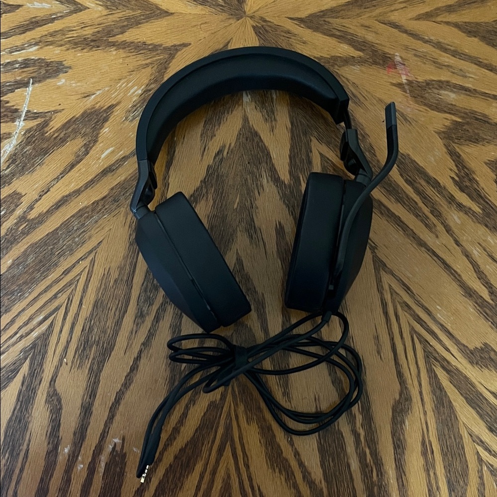 HS65 SURROUND Wired Gaming Headset — Carbon